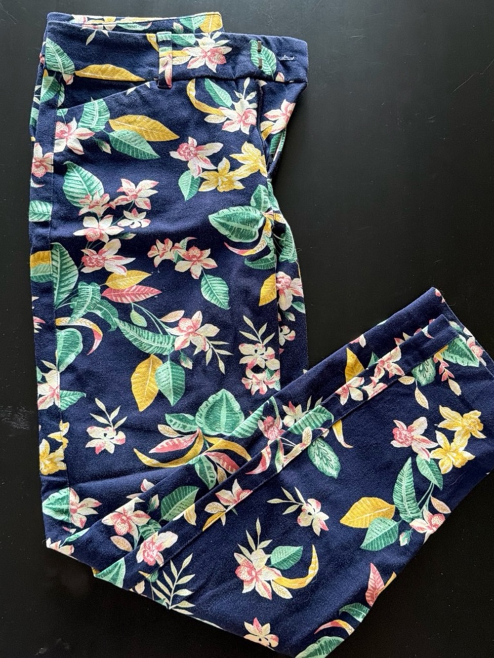 Old Navy Navy Floral Print Leggings with Green and Yellow Leaves